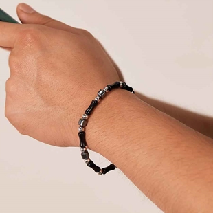 Onyx-Hametit-Perlenarmband.